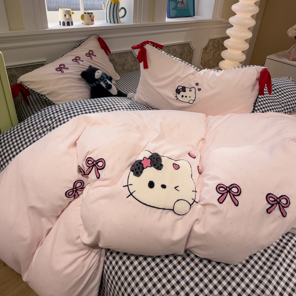 91家纺网 家纺一手货源 找家纺 盼季家纺 2026新款毛巾绣四件套蝴蝶结系列 蝴蝶结毛巾绣-丝带排排瞄