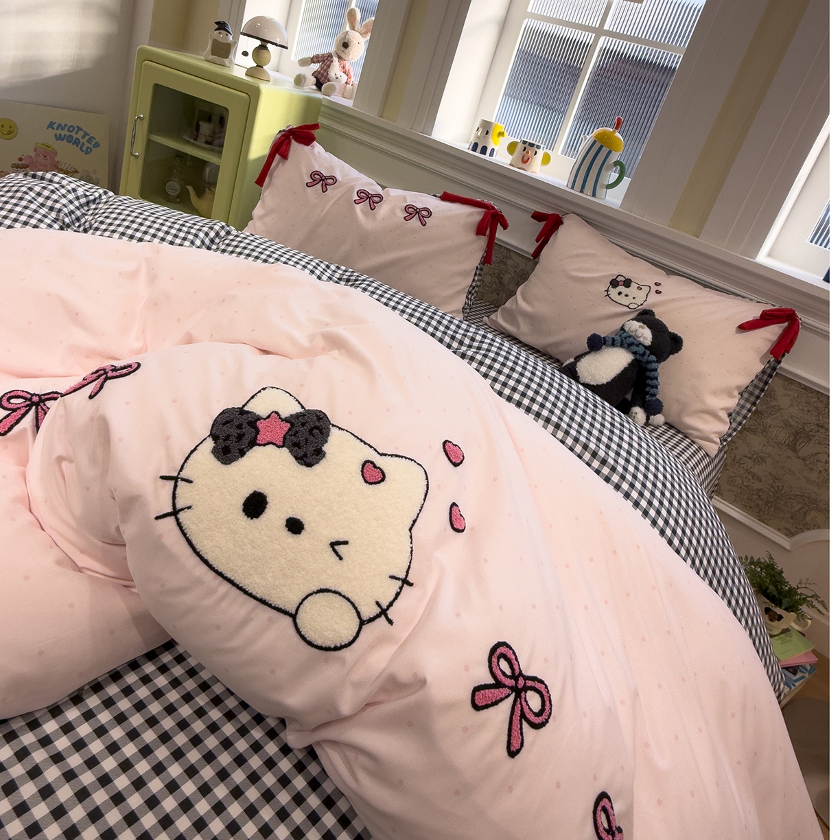 91家纺网 家纺一手货源 找家纺 盼季家纺 2026新款毛巾绣四件套蝴蝶结系列 蝴蝶结毛巾绣-丝带排排瞄