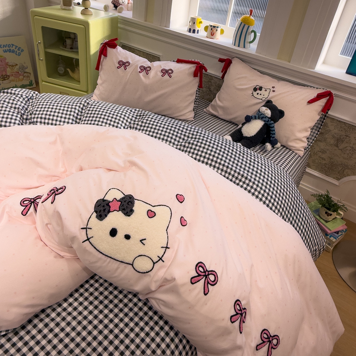 91家纺网 家纺一手货源 找家纺 盼季家纺 2026新款毛巾绣四件套蝴蝶结系列 蝴蝶结毛巾绣-丝带排排瞄