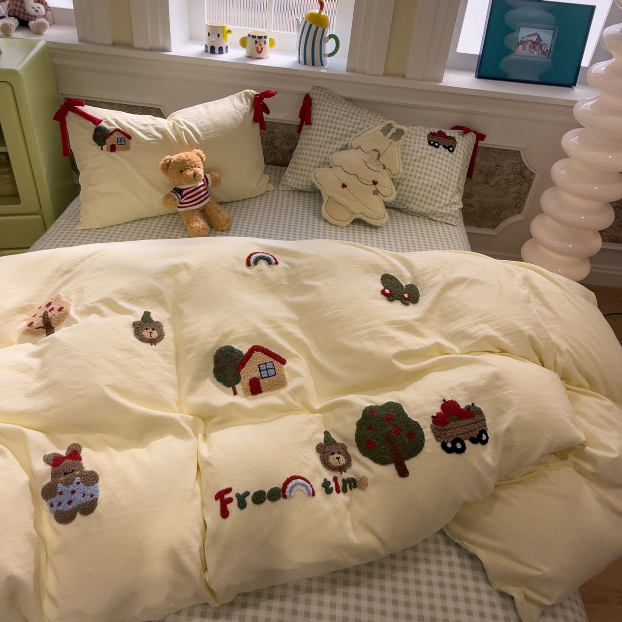 91家纺网 家纺一手货源 找家纺 盼季家纺 2026新款毛巾绣四件套蝴蝶结系列 蝴蝶结毛巾绣-小熊聚会