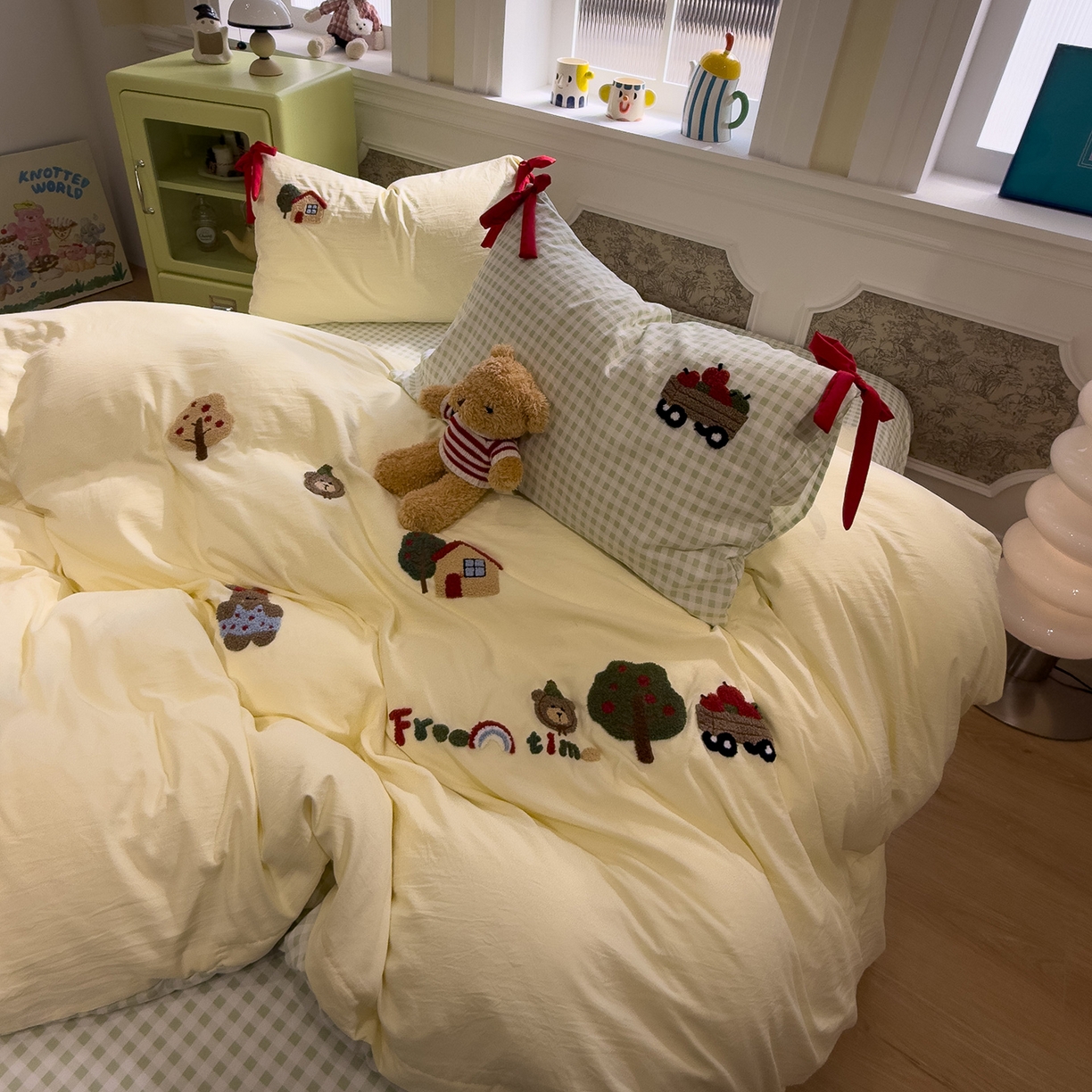 91家纺网 家纺一手货源 找家纺 盼季家纺 2026新款毛巾绣四件套蝴蝶结系列 蝴蝶结毛巾绣-小熊聚会