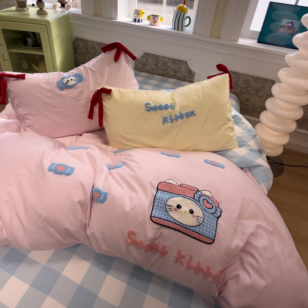 91家纺网 家纺一手货源 找家纺 盼季家纺 2026新款毛巾绣四件套蝴蝶结系列 蝴蝶结毛巾绣-糖果喵咪