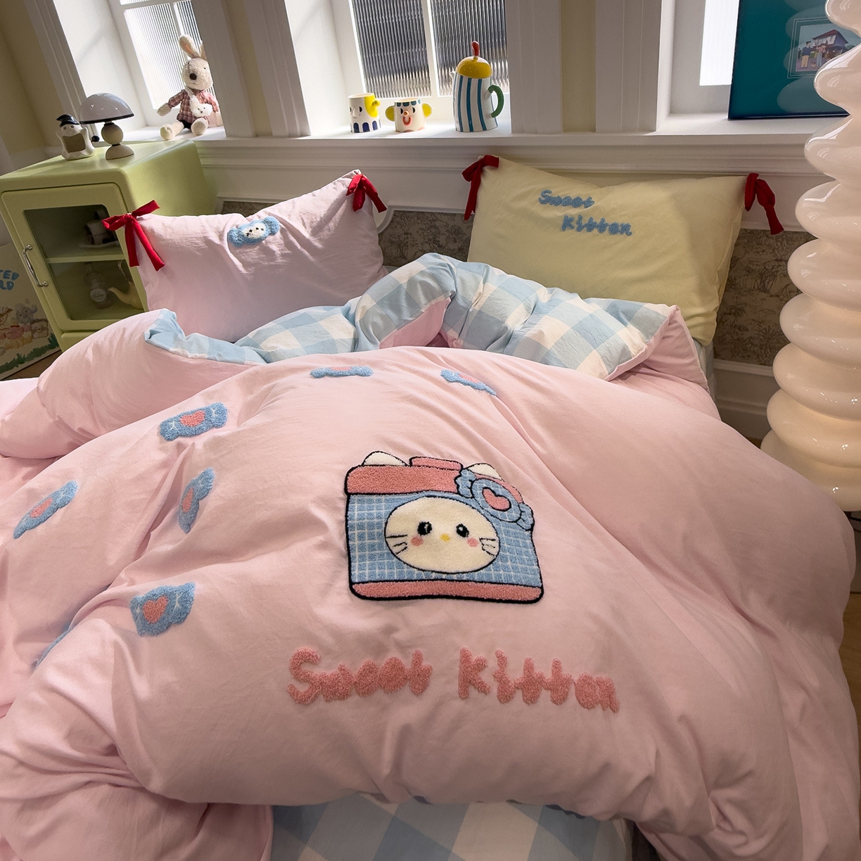 91家纺网 家纺一手货源 找家纺 盼季家纺 2026新款毛巾绣四件套蝴蝶结系列 蝴蝶结毛巾绣-糖果喵咪