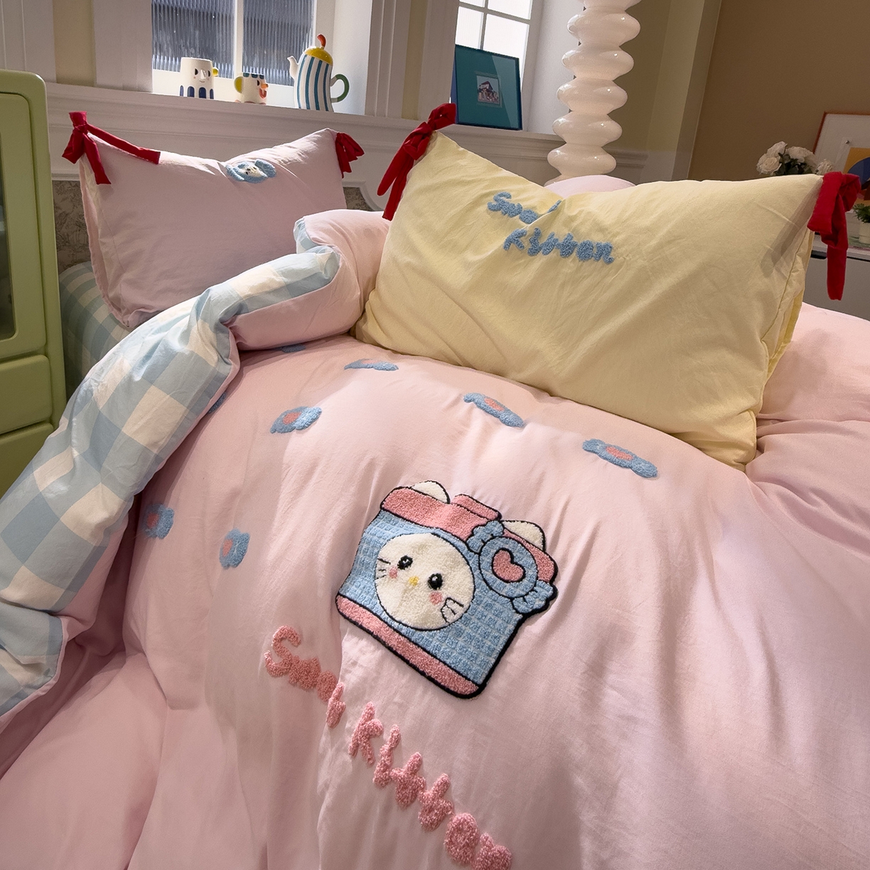 91家纺网 家纺一手货源 找家纺 盼季家纺 2026新款毛巾绣四件套蝴蝶结系列 蝴蝶结毛巾绣-糖果喵咪