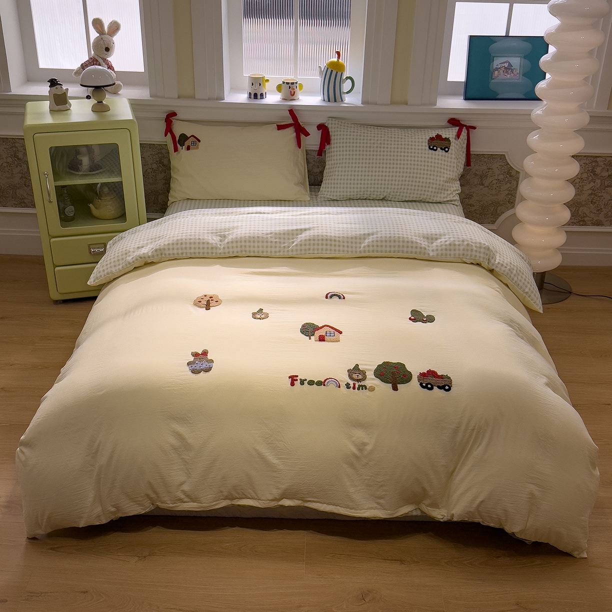 91家纺网 家纺一手货源 找家纺 盼季家纺 2026新款毛巾绣四件套蝴蝶结系列 蝴蝶结毛巾绣-小熊聚会