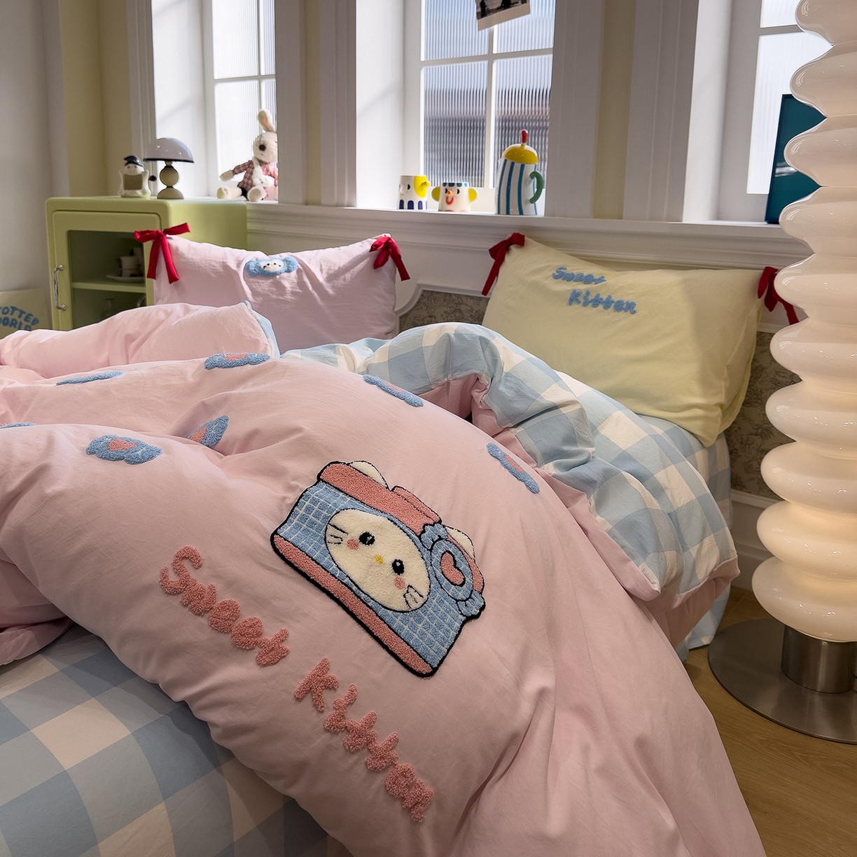 91家纺网 家纺一手货源 找家纺 盼季家纺 2026新款毛巾绣四件套蝴蝶结系列 蝴蝶结毛巾绣-糖果喵咪