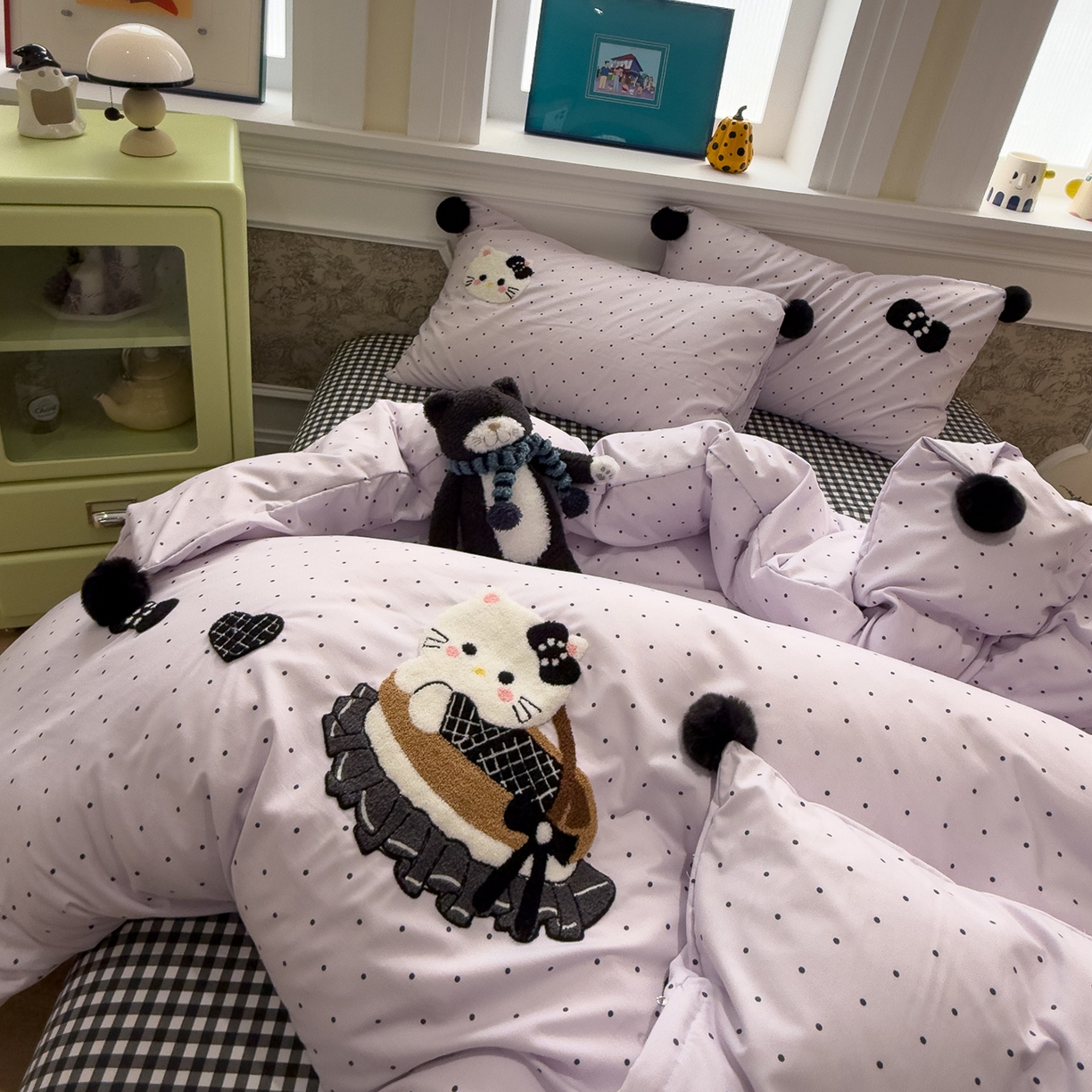 91家纺网 家纺一手货源 找家纺 盼季家纺 2026新款毛巾绣四件套波点系列 毛巾绣-紫波猫咪酱