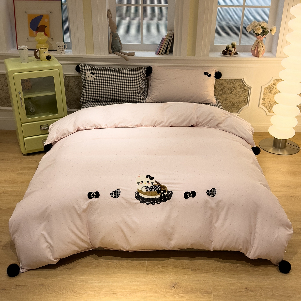 91家纺网 家纺一手货源 找家纺 盼季家纺 2026新款毛巾绣四件套波点系列 毛巾绣-粉波猫咪酱