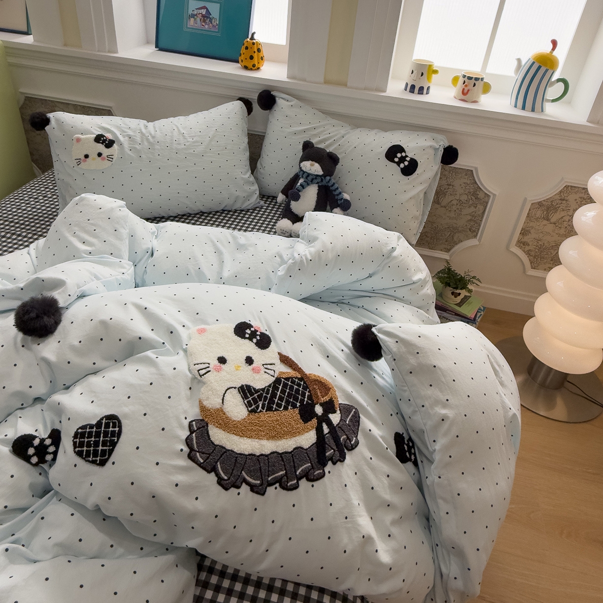 91家纺网 家纺一手货源 找家纺 盼季家纺 2026新款毛巾绣四件套波点系列 毛巾绣-蓝波猫咪酱