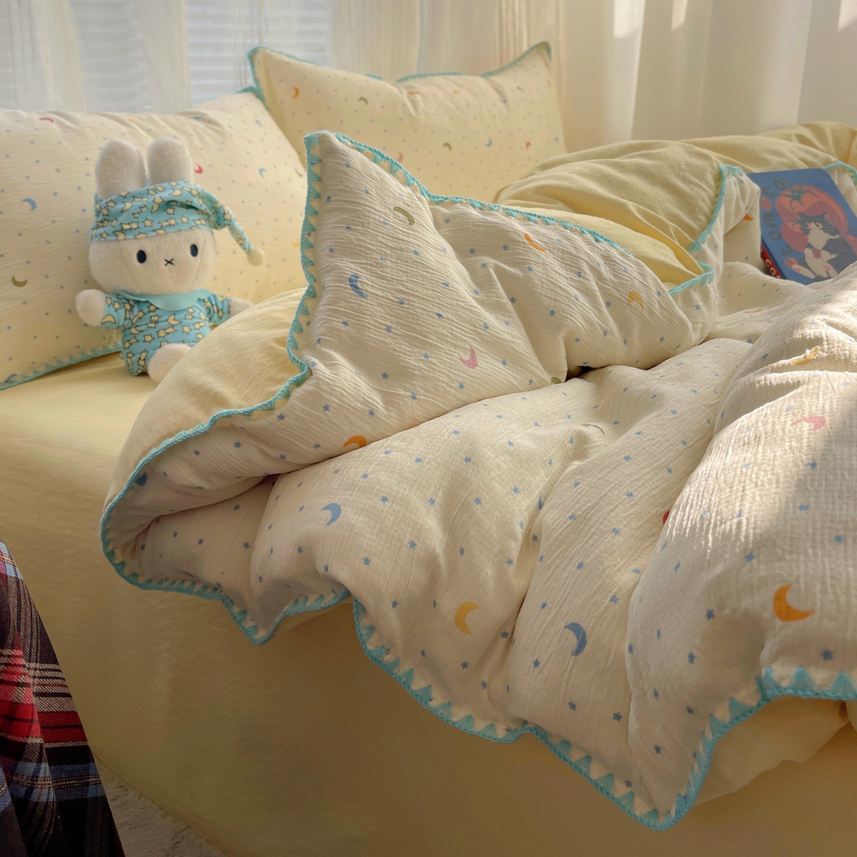 91家纺网 家纺一手货源 找家纺 顾里家纺 2026春夏新款ins韩风印花贝壳针双层纱四件套 星月童话