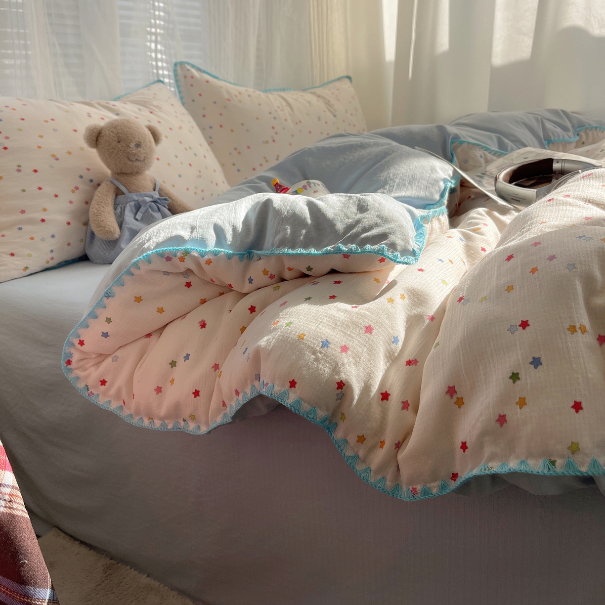 91家纺网 家纺一手货源 找家纺 顾里家纺 2026春夏新款ins韩风印花贝壳针双层纱四件套 治愈星星