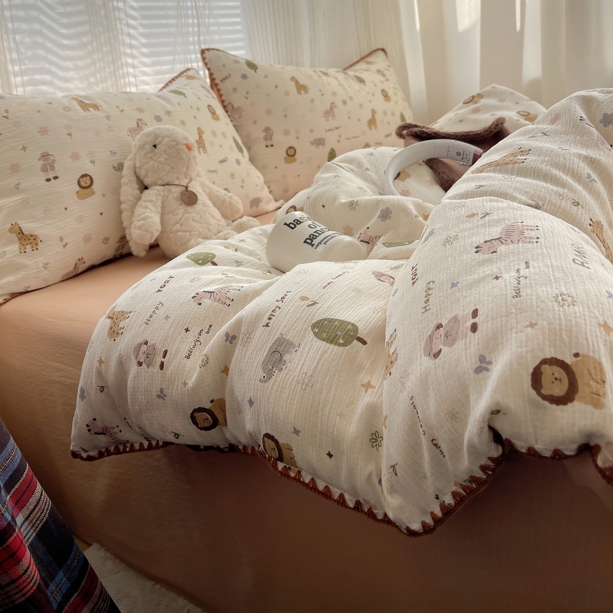 91家纺网 家纺一手货源 找家纺 顾里家纺 2026春夏新款ins韩风印花贝壳针双层纱四件套 治愈动物