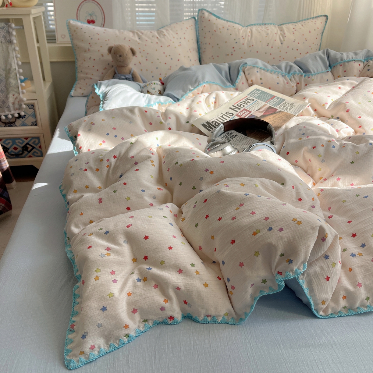 91家纺网 家纺一手货源 找家纺 顾里家纺 2026春夏新款ins韩风印花贝壳针双层纱四件套 治愈星星