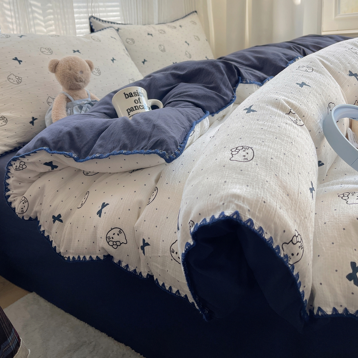 91家纺网 家纺一手货源 找家纺 顾里家纺 2026春夏新款ins韩风印花贝壳针双层纱四件套 啵啵猫咪