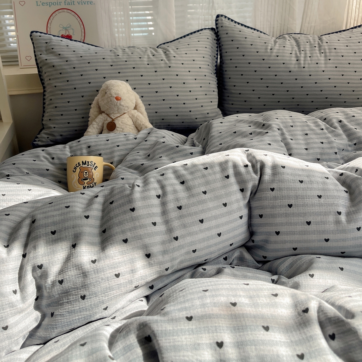 91家纺网 家纺一手货源 找家纺 顾里家纺 2026春夏新款ins韩风印花贝壳针双层纱四件套 蓝条爱心