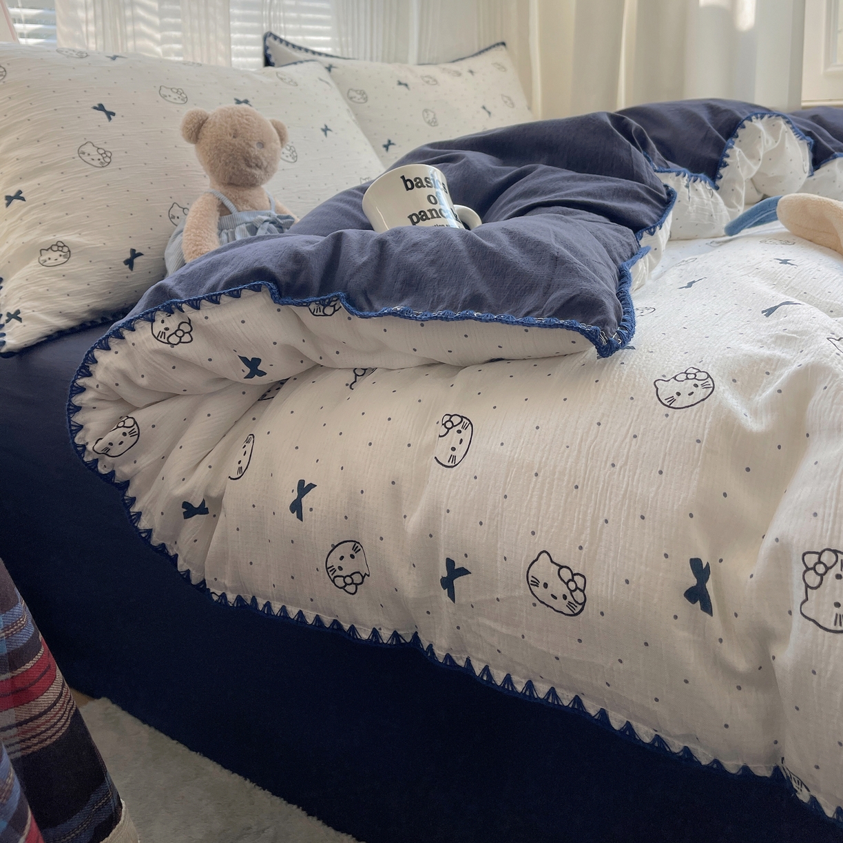 91家纺网 家纺一手货源 找家纺 顾里家纺 2026春夏新款ins韩风印花贝壳针双层纱四件套 啵啵猫咪