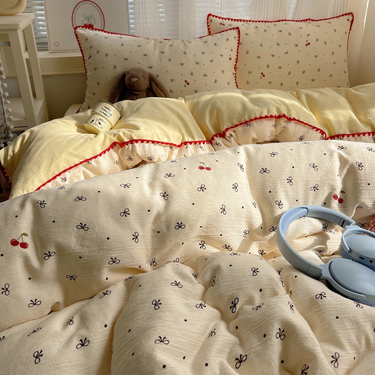 91家纺网 家纺一手货源 找家纺 顾里家纺 2026春夏新款ins韩风印花贝壳针双层纱四件套 樱桃蝴蝶结