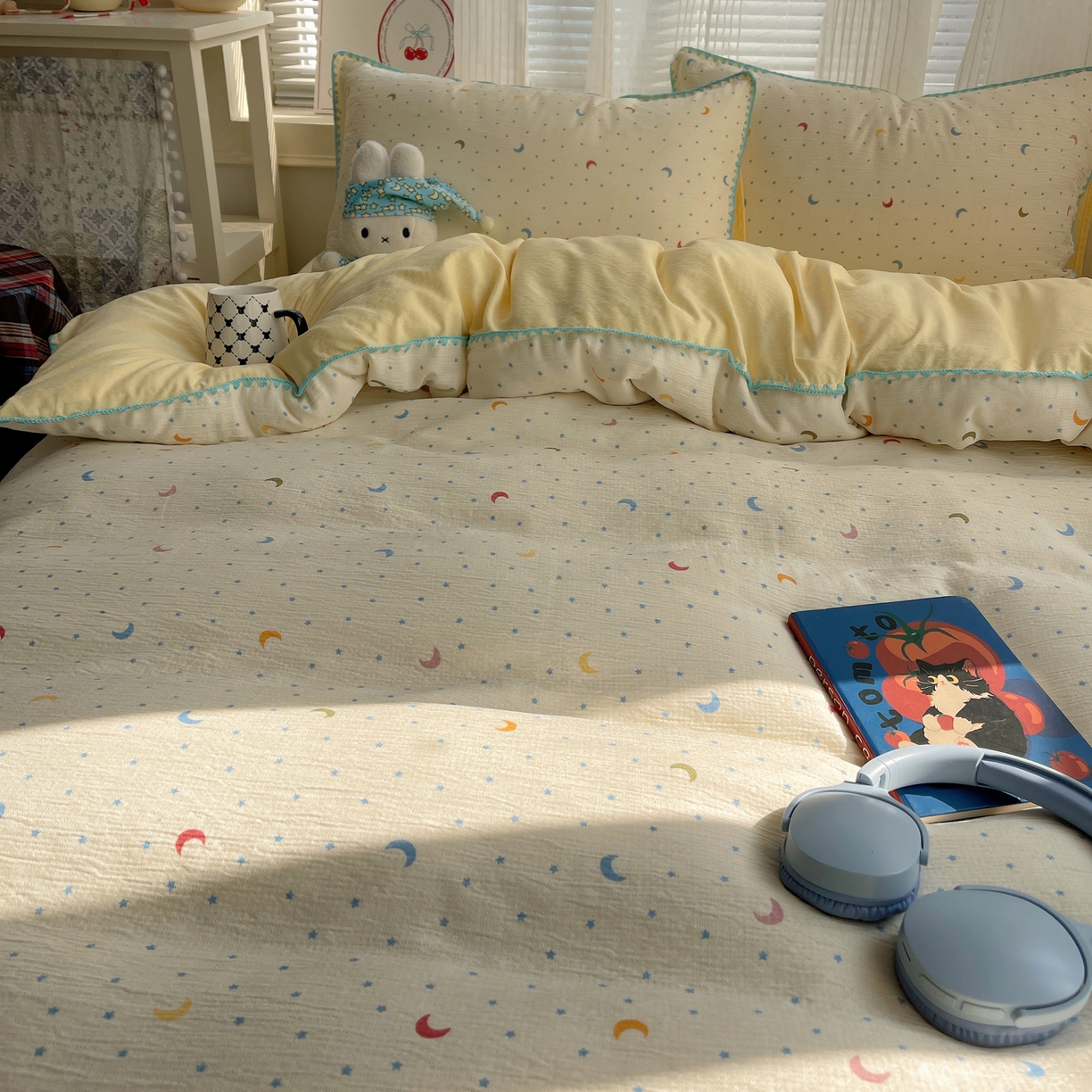 91家纺网 家纺一手货源 找家纺 顾里家纺 2026春夏新款ins韩风印花贝壳针双层纱四件套 星月童话