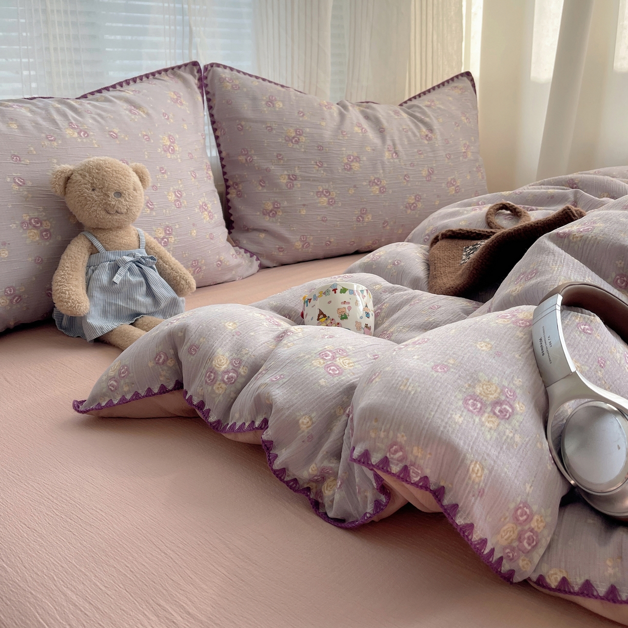 91家纺网 家纺一手货源 找家纺 顾里家纺 2026春夏新款ins韩风印花贝壳针双层纱四件套 浆果梦