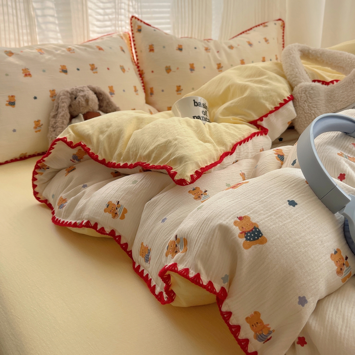 91家纺网 家纺一手货源 找家纺 顾里家纺 2026春夏新款ins韩风印花贝壳针双层纱四件套 曲奇小熊