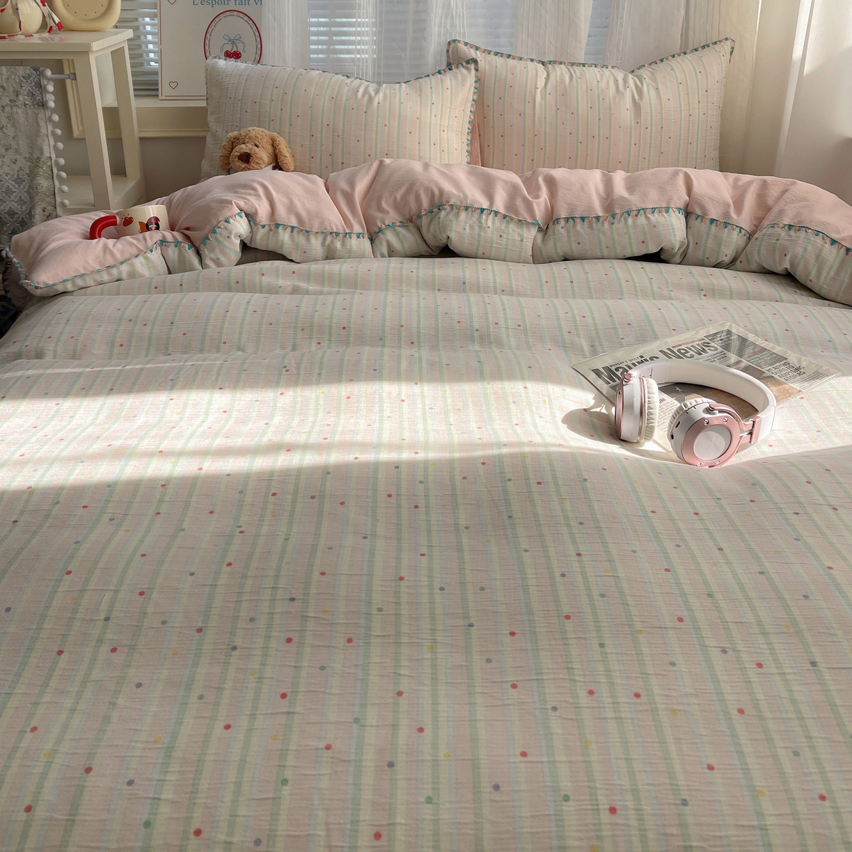 91家纺网 家纺一手货源 找家纺 顾里家纺 2026春夏新款ins韩风印花贝壳针双层纱四件套 彩色啵啵