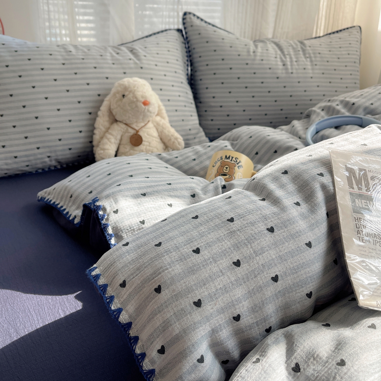 91家纺网 家纺一手货源 找家纺 顾里家纺 2026春夏新款ins韩风印花贝壳针双层纱四件套 蓝条爱心