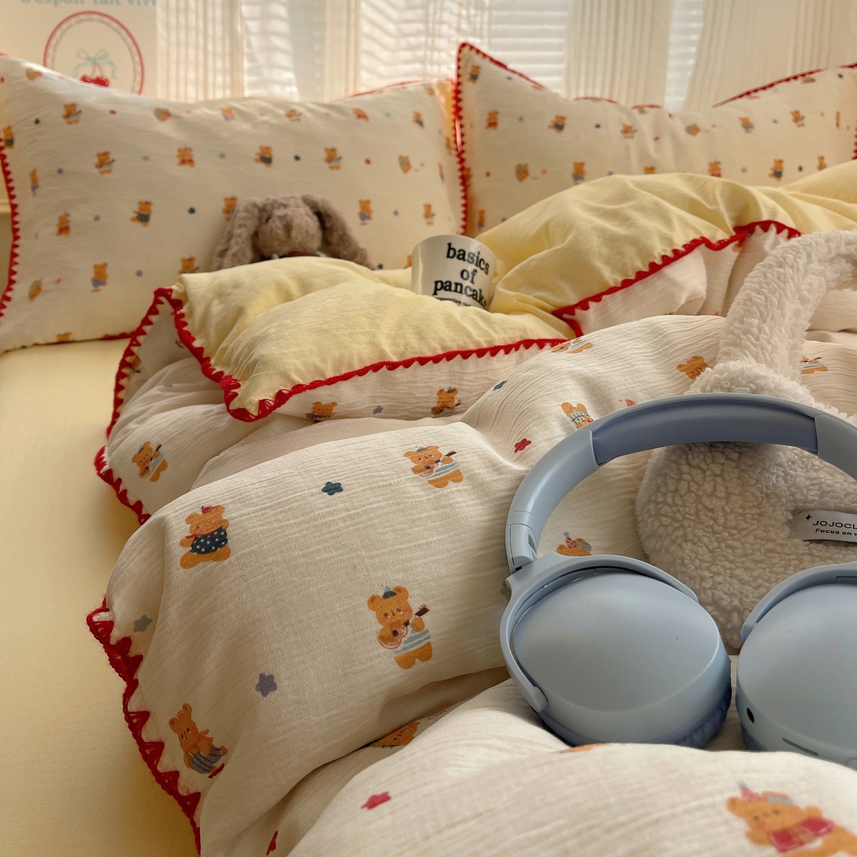 91家纺网 家纺一手货源 找家纺 顾里家纺 2026春夏新款ins韩风印花贝壳针双层纱四件套 曲奇小熊