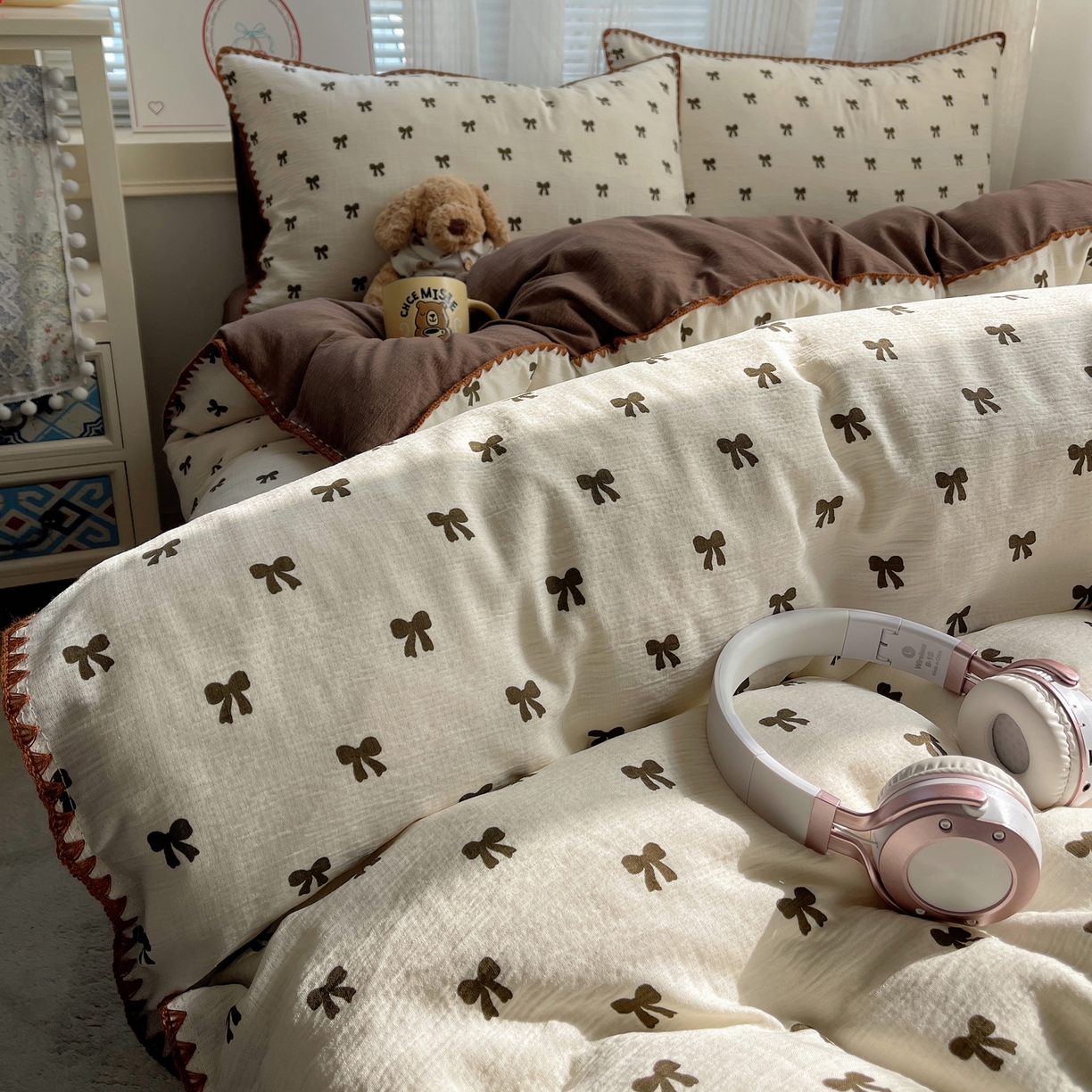 91家纺网 家纺一手货源 找家纺 顾里家纺 2026春夏新款ins韩风印花贝壳针双层纱四件套 啵啵蝴蝶结