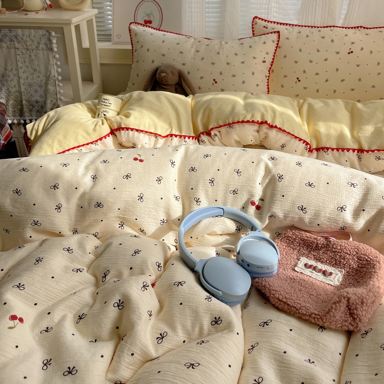 91家纺网 家纺一手货源 找家纺 顾里家纺 2026春夏新款ins韩风印花贝壳针双层纱四件套 樱桃蝴蝶结