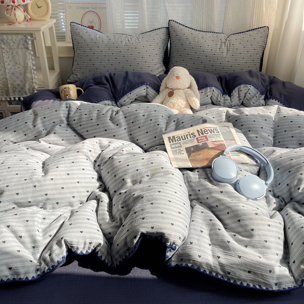 91家纺网 家纺一手货源 找家纺 顾里家纺 2026春夏新款ins韩风印花贝壳针双层纱四件套 蓝条爱心