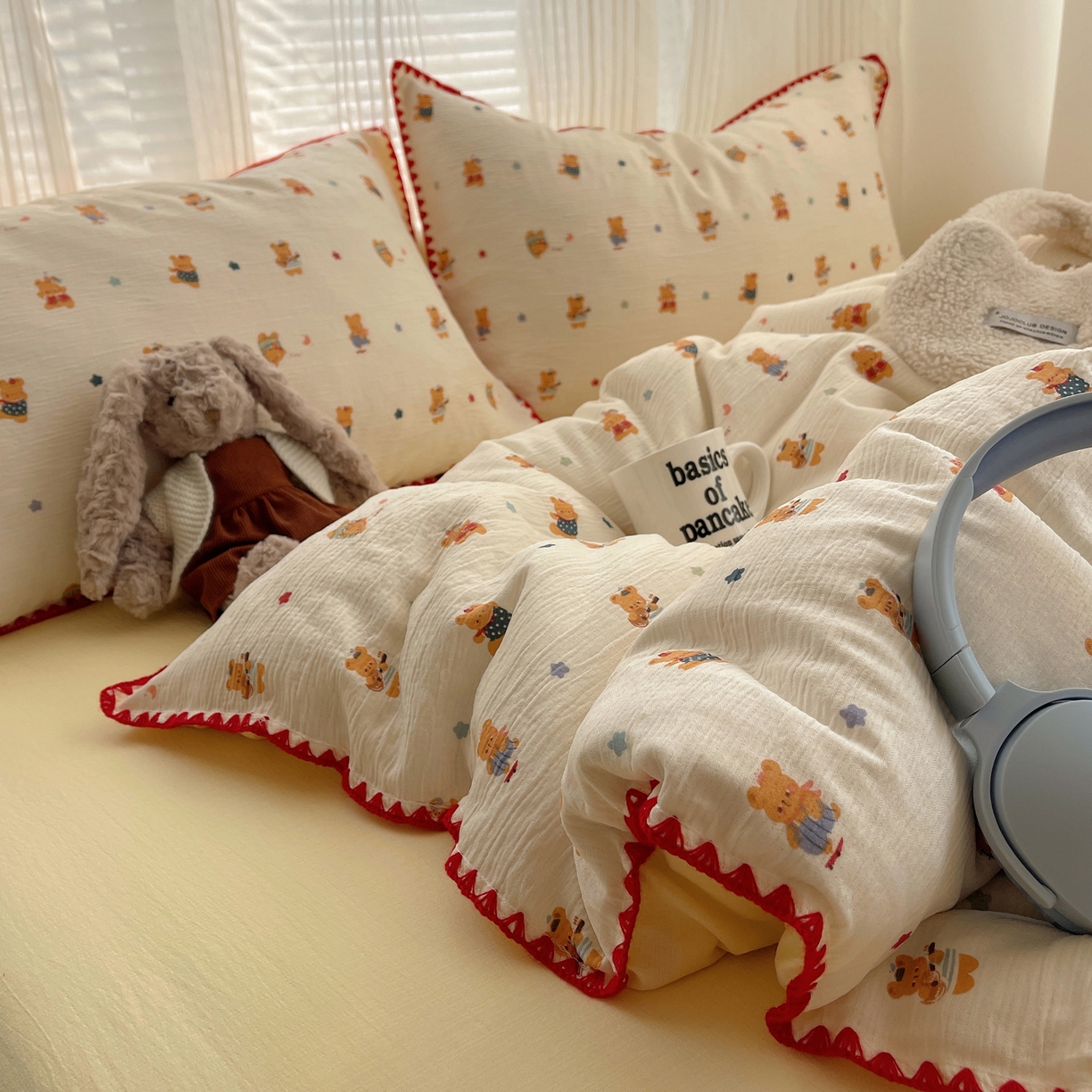 91家纺网 家纺一手货源 找家纺 顾里家纺 2026春夏新款ins韩风印花贝壳针双层纱四件套 曲奇小熊