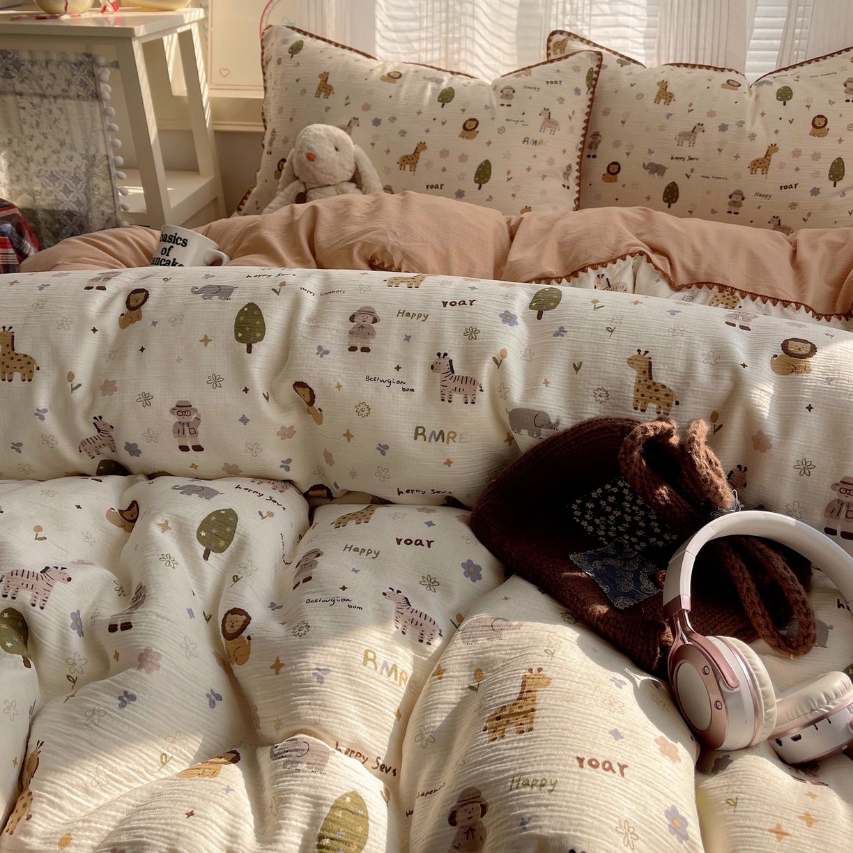 91家纺网 家纺一手货源 找家纺 顾里家纺 2026春夏新款ins韩风印花贝壳针双层纱四件套 治愈动物