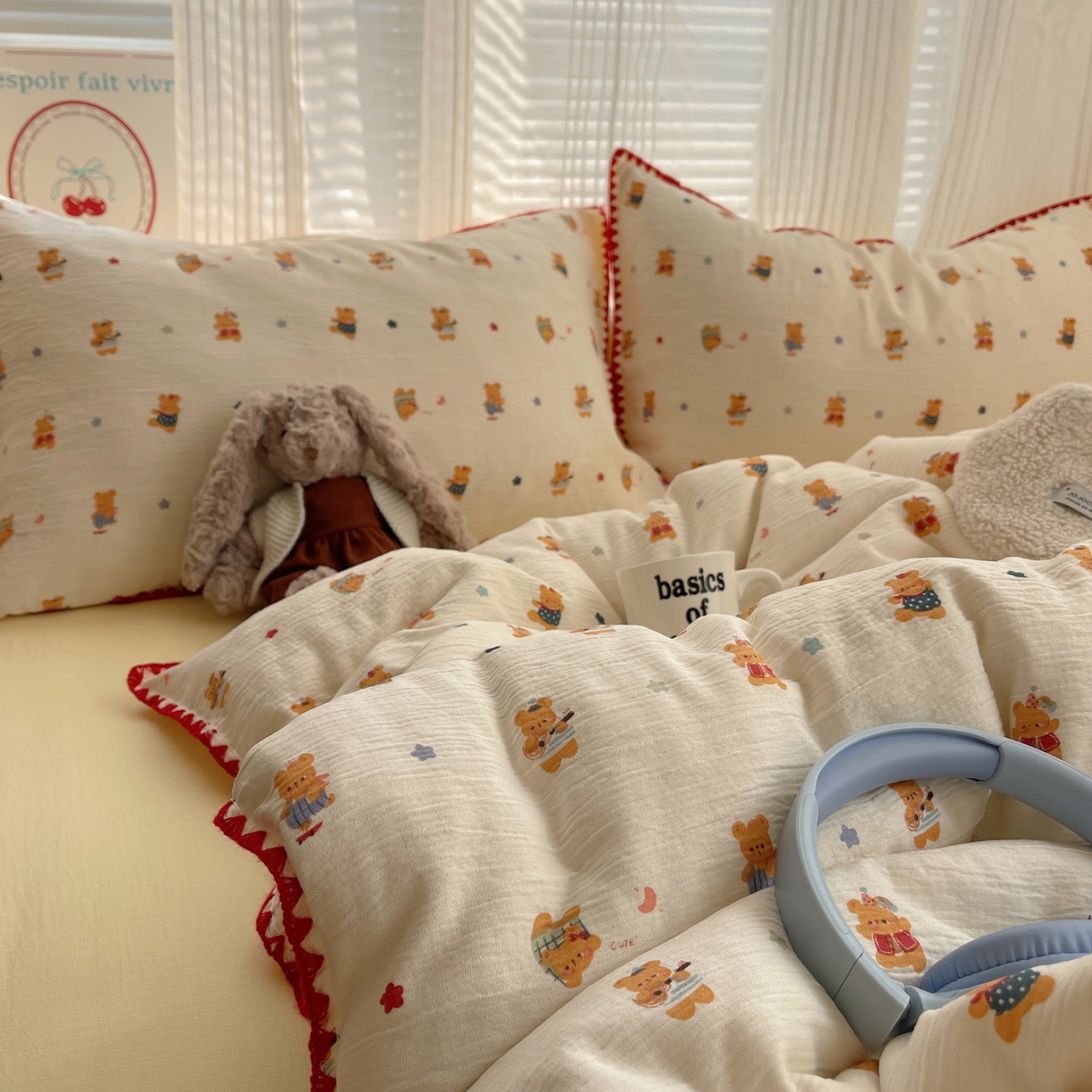 91家纺网 家纺一手货源 找家纺 顾里家纺 2026春夏新款ins韩风印花贝壳针双层纱四件套 曲奇小熊