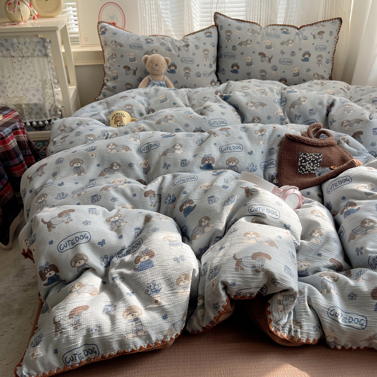 91家纺网 家纺一手货源 找家纺 顾里家纺 2026春夏新款ins韩风印花贝壳针双层纱四件套 雪瑞纳仔