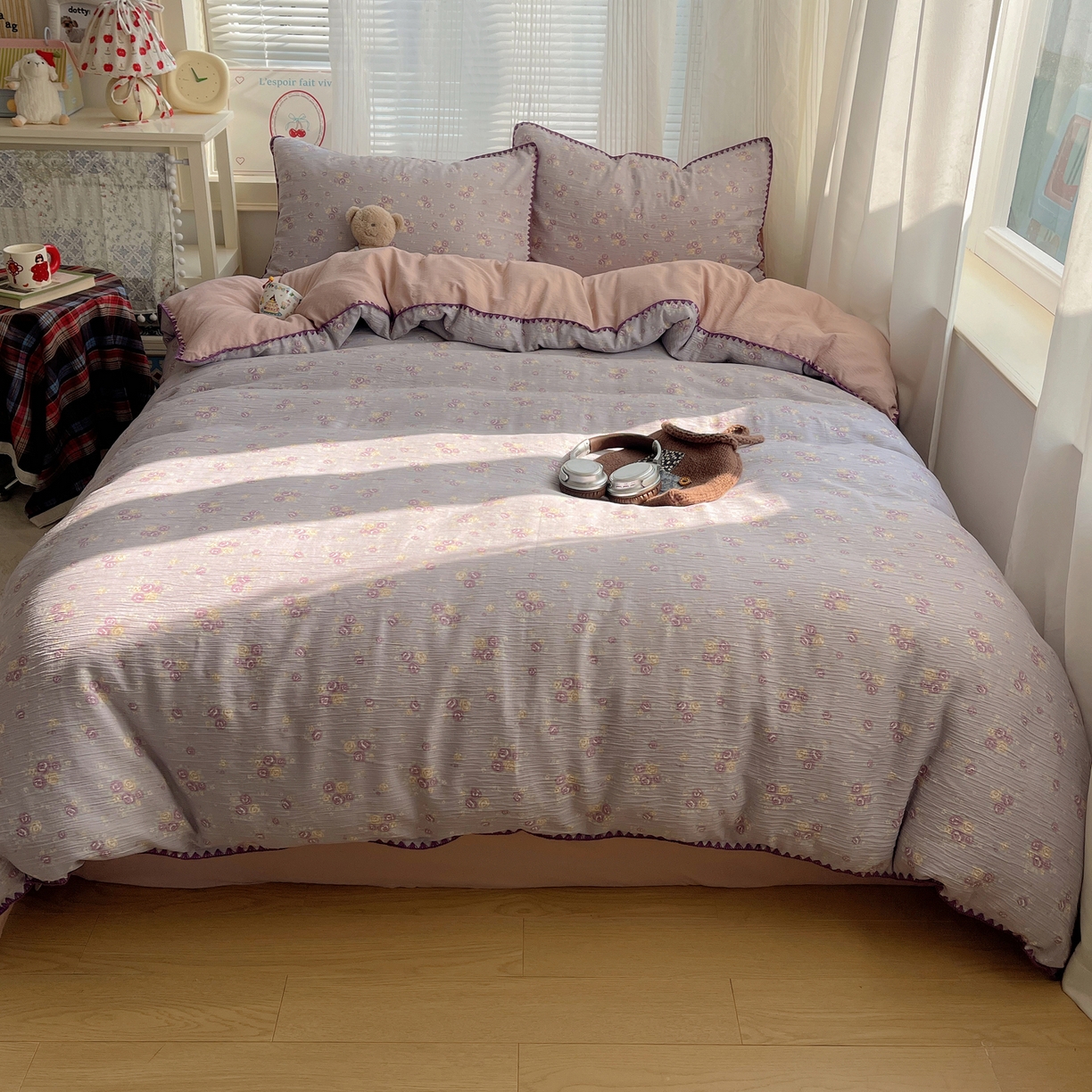 91家纺网 家纺一手货源 找家纺 顾里家纺 2026春夏新款ins韩风印花贝壳针双层纱四件套 浆果梦