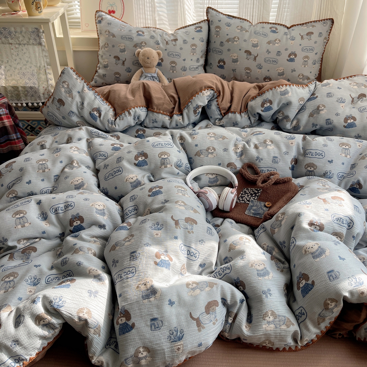 91家纺网 家纺一手货源 找家纺 顾里家纺 2026春夏新款ins韩风印花贝壳针双层纱四件套 雪瑞纳仔