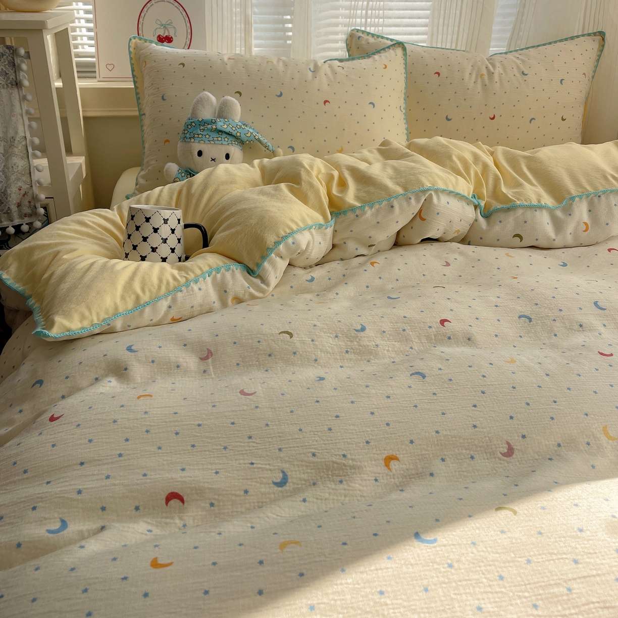 91家纺网 家纺一手货源 找家纺 顾里家纺 2026春夏新款ins韩风印花贝壳针双层纱四件套 星月童话