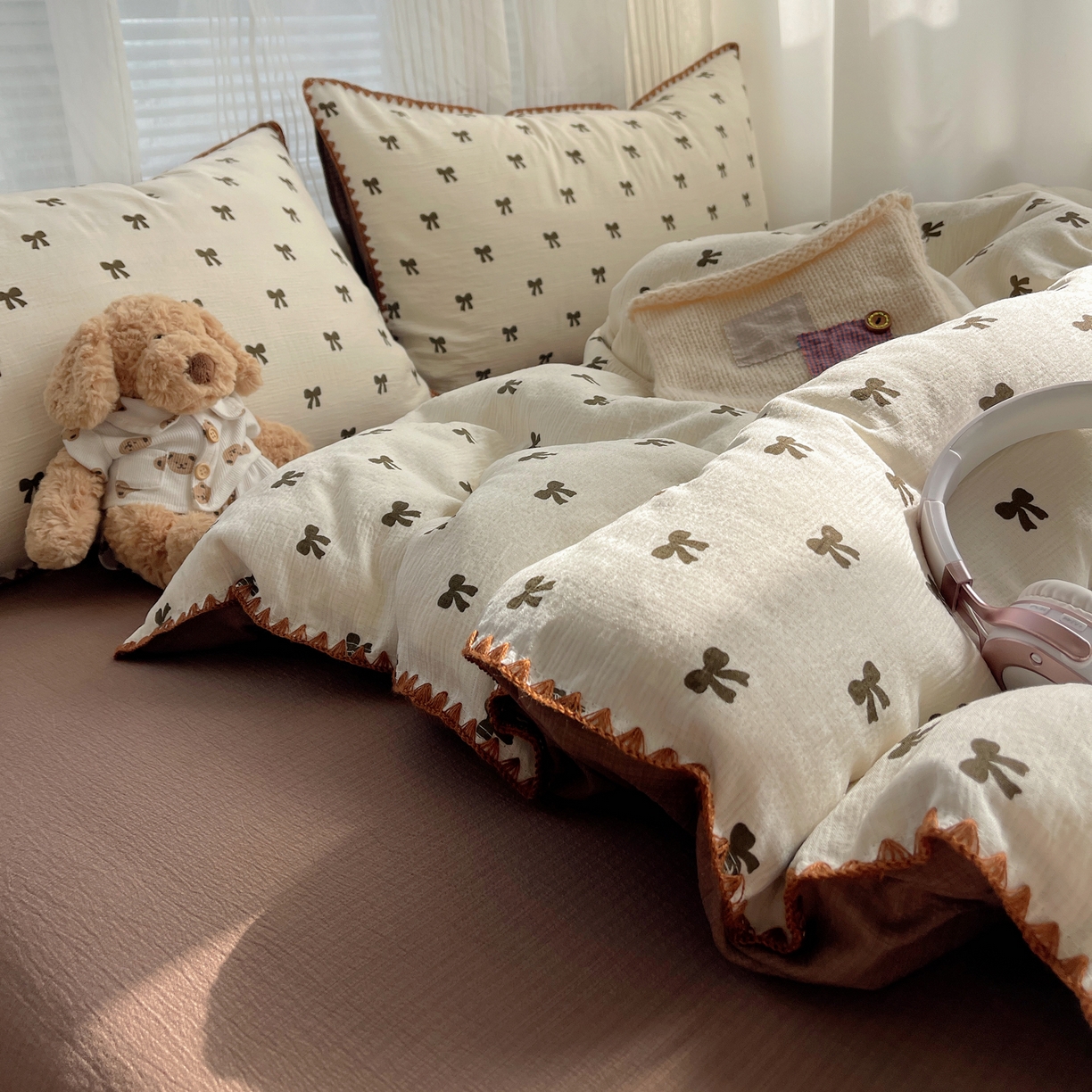 91家纺网 家纺一手货源 找家纺 顾里家纺 2026春夏新款ins韩风印花贝壳针双层纱四件套 啵啵蝴蝶结