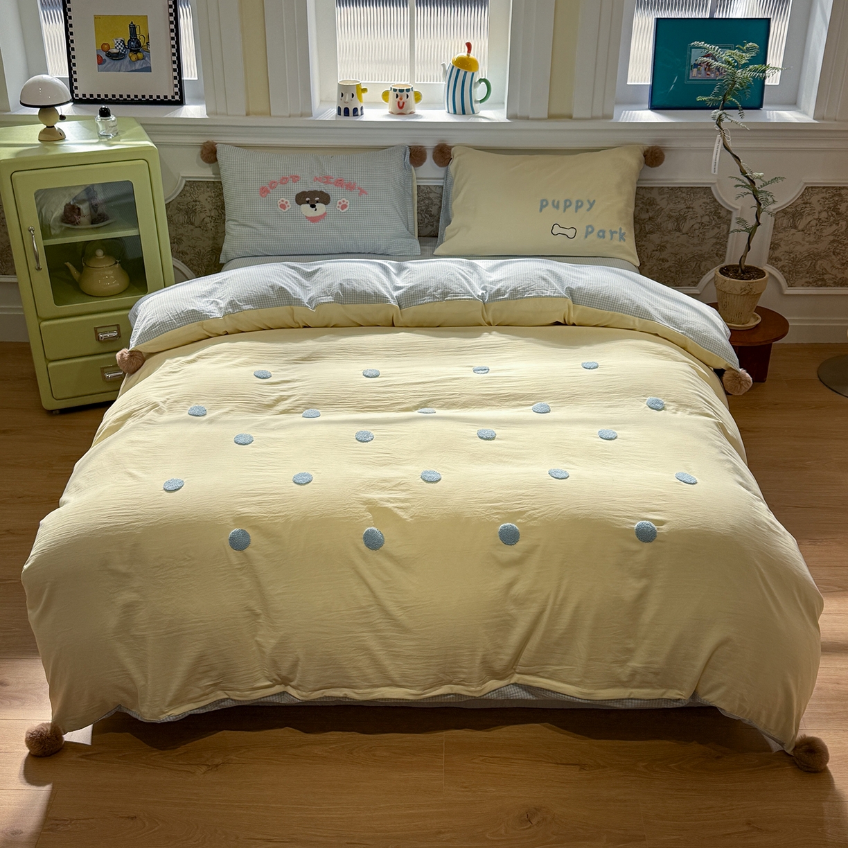 91家纺网 家纺一手货源 找家纺 盼季家纺 2026新款水洗棉毛巾绣毛球四件套 毛巾绣-奶油蓝格汪汪