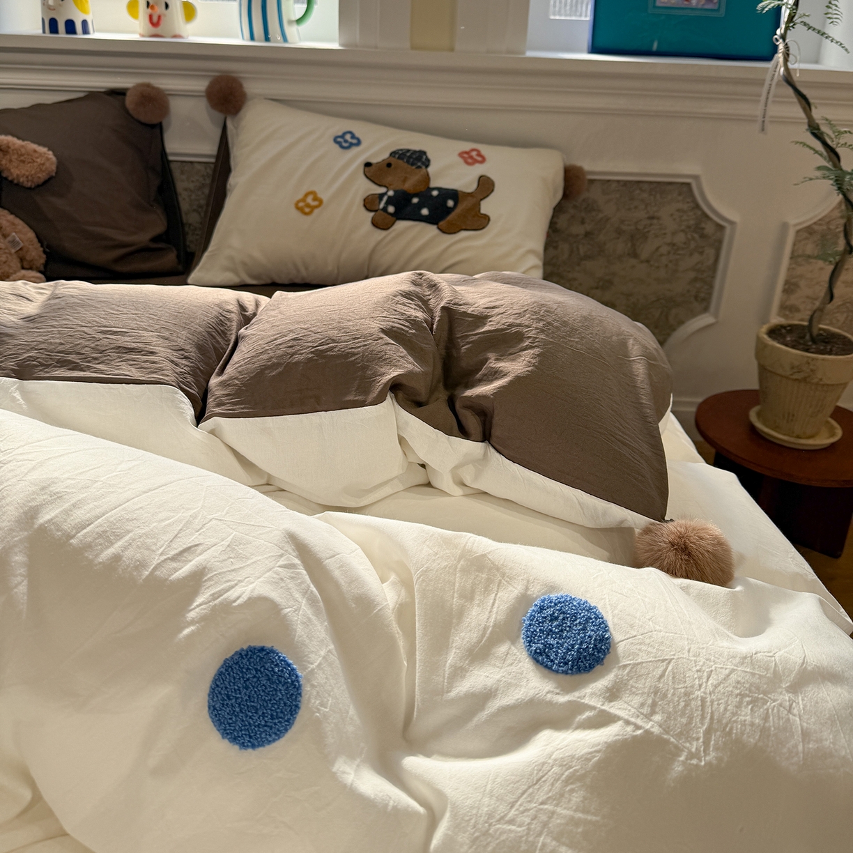 91家纺网 家纺一手货源 找家纺 盼季家纺 2026新款水洗棉毛巾绣毛球四件套 毛巾绣-巧克力汪汪