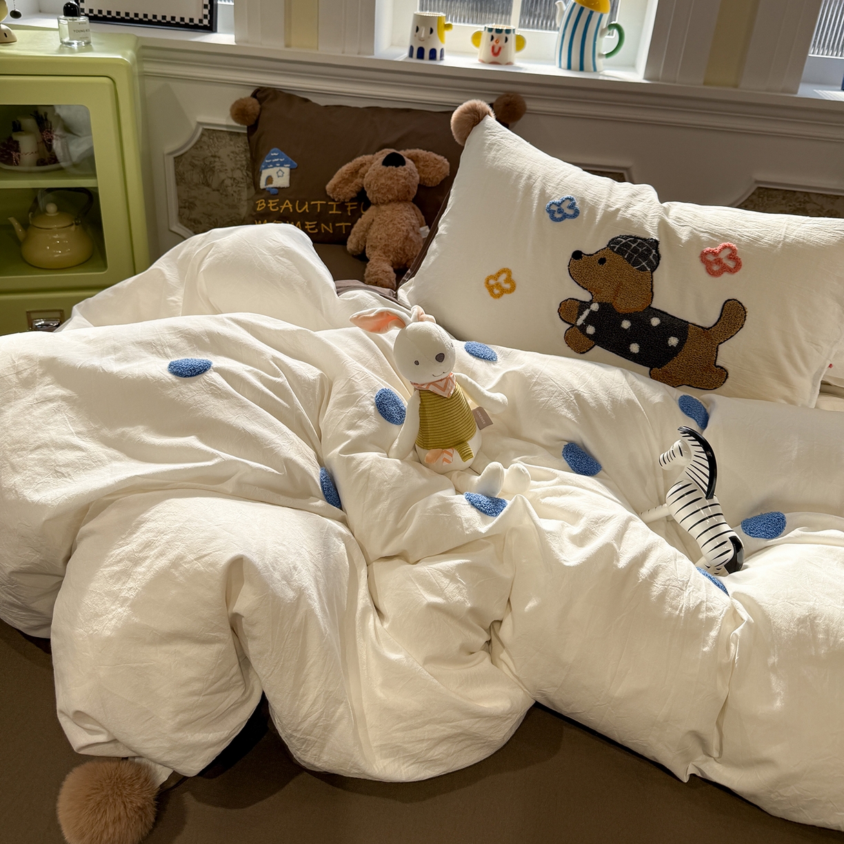 91家纺网 家纺一手货源 找家纺 盼季家纺 2026新款水洗棉毛巾绣毛球四件套 毛巾绣-巧克力汪汪