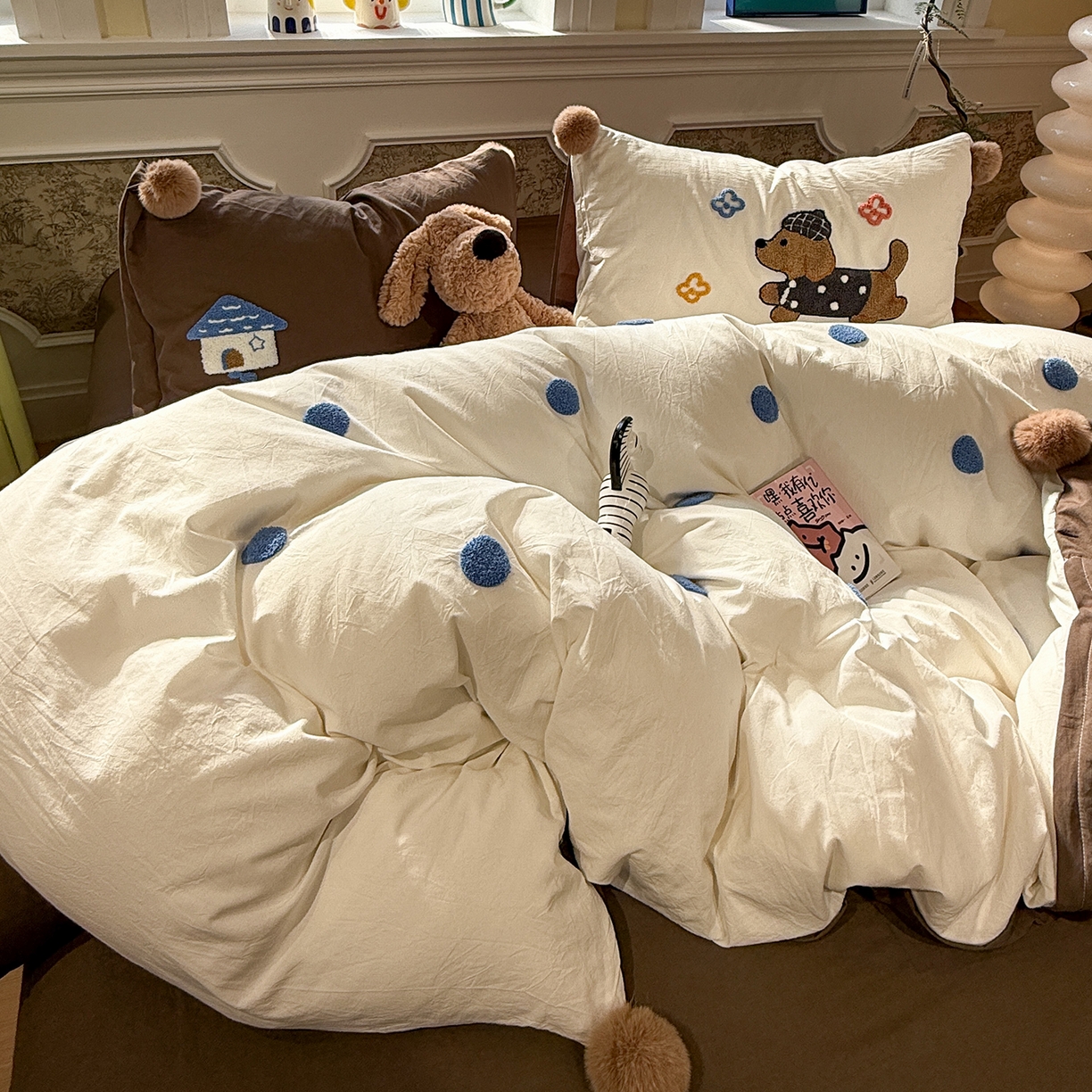 91家纺网 家纺一手货源 找家纺 盼季家纺 2026新款水洗棉毛巾绣毛球四件套 毛巾绣-巧克力汪汪