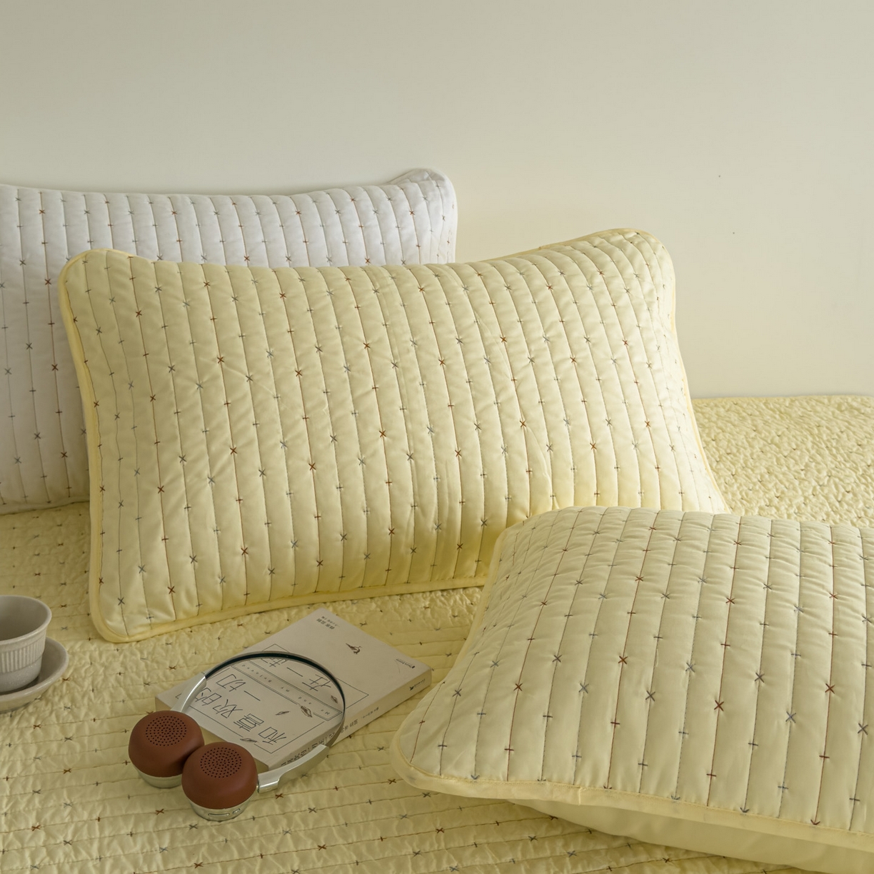 91家纺网 家纺一手货源 找家纺 沐纯家居 2026新款60支全棉纯棉米粒绣纯色床盖三件套 黄色