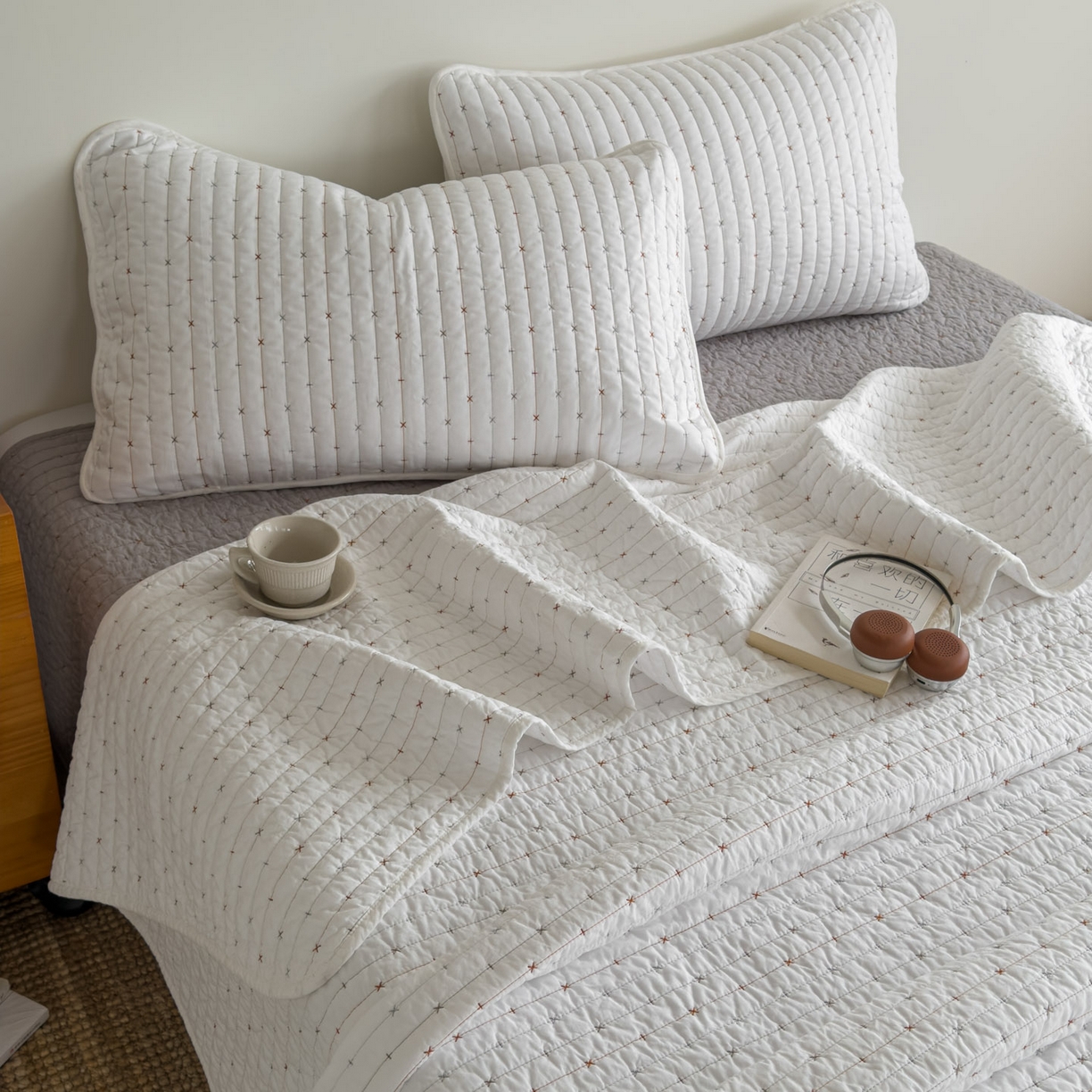 91家纺网 家纺一手货源 找家纺 沐纯家居 2026新款60支全棉纯棉米粒绣纯色床盖三件套 白色