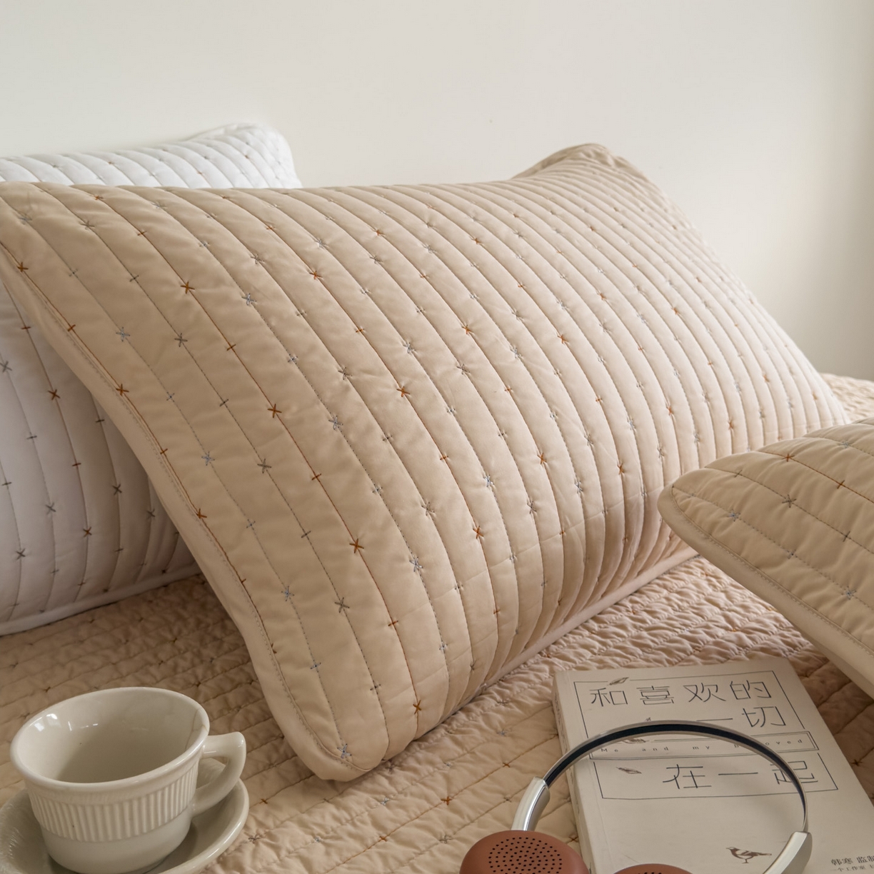 91家纺网 家纺一手货源 找家纺 沐纯家居 2026新款60支全棉纯棉米粒绣纯色床盖三件套 卡其色