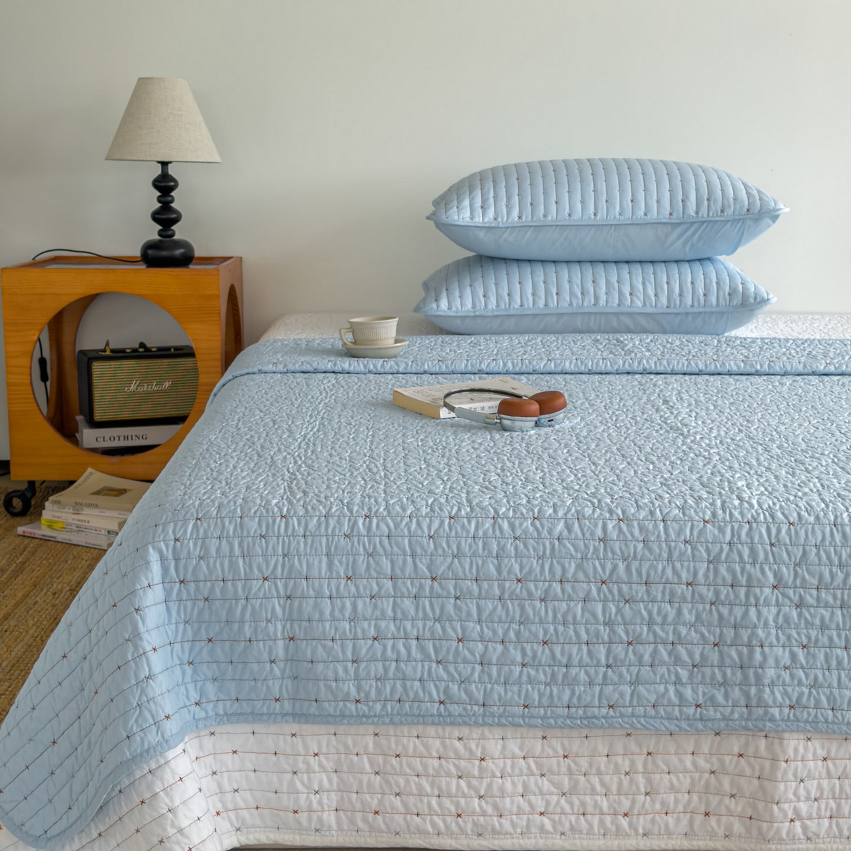 91家纺网 家纺一手货源 找家纺 沐纯家居 2026新款60支全棉纯棉米粒绣纯色床盖三件套 蓝色