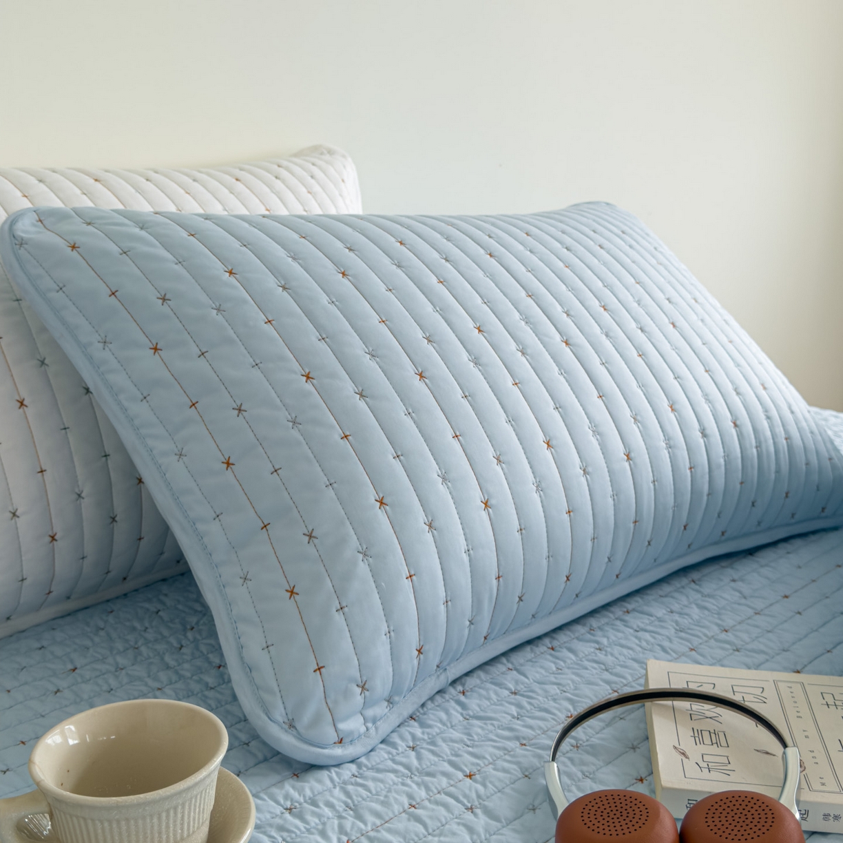 91家纺网 家纺一手货源 找家纺 沐纯家居 2026新款60支全棉纯棉米粒绣纯色床盖三件套 蓝色