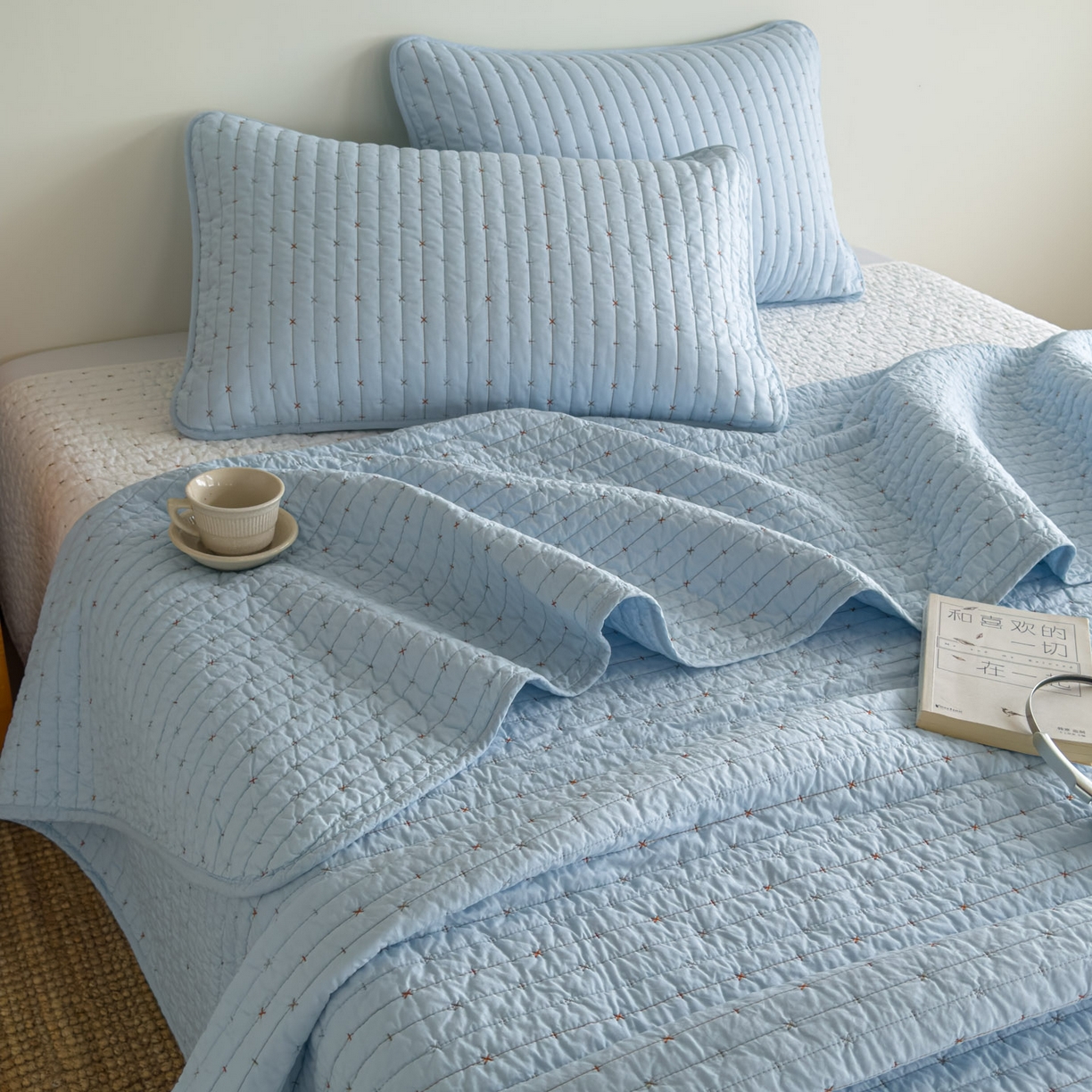 91家纺网 家纺一手货源 找家纺 沐纯家居 2026新款60支全棉纯棉米粒绣纯色床盖三件套 蓝色