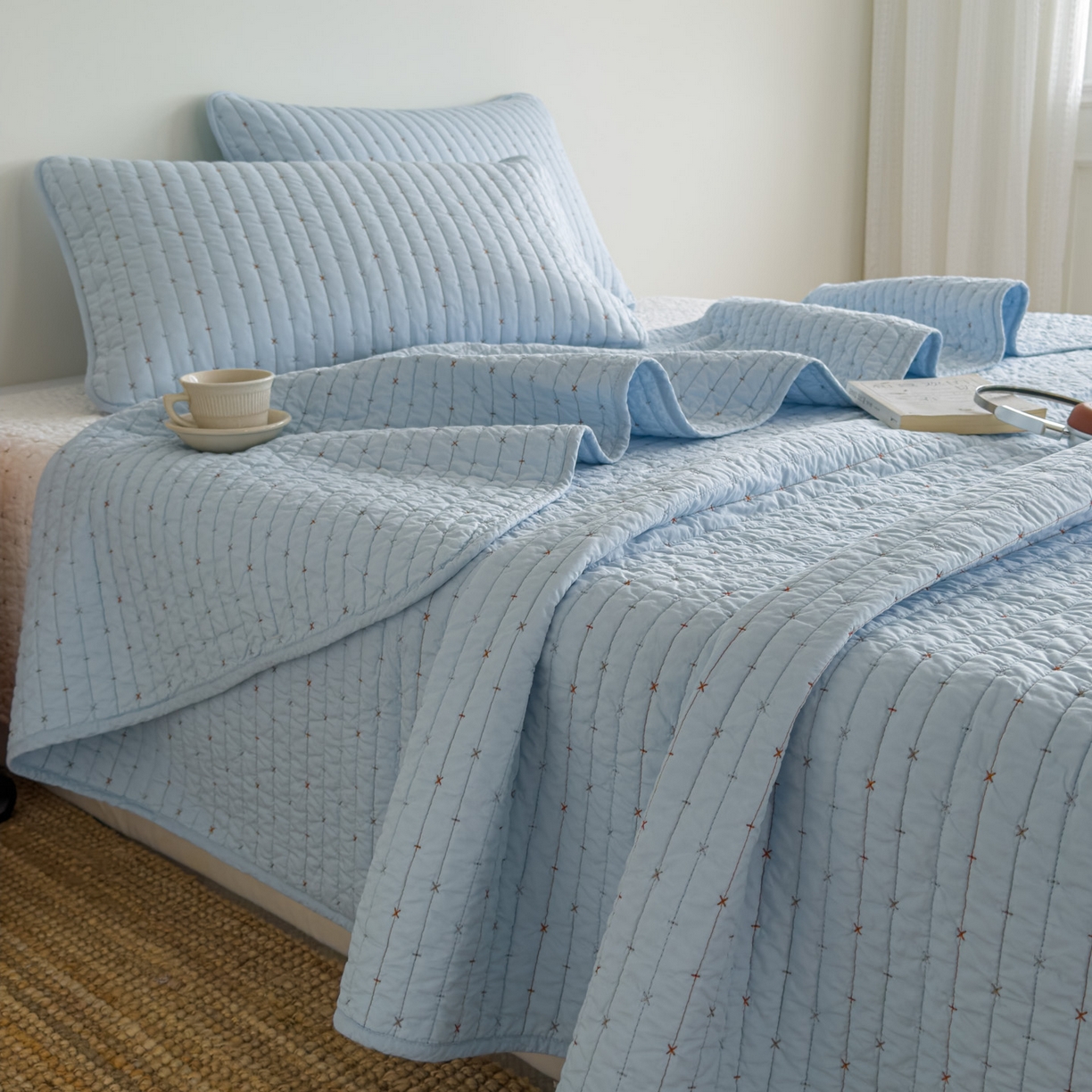 91家纺网 家纺一手货源 找家纺 沐纯家居 2026新款60支全棉纯棉米粒绣纯色床盖三件套 蓝色