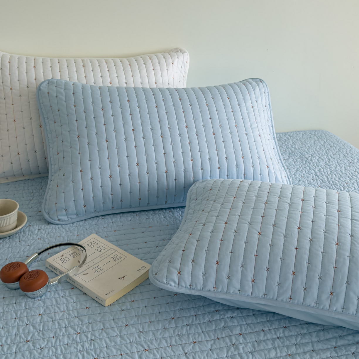 91家纺网 家纺一手货源 找家纺 沐纯家居 2026新款60支全棉纯棉米粒绣纯色床盖三件套 蓝色